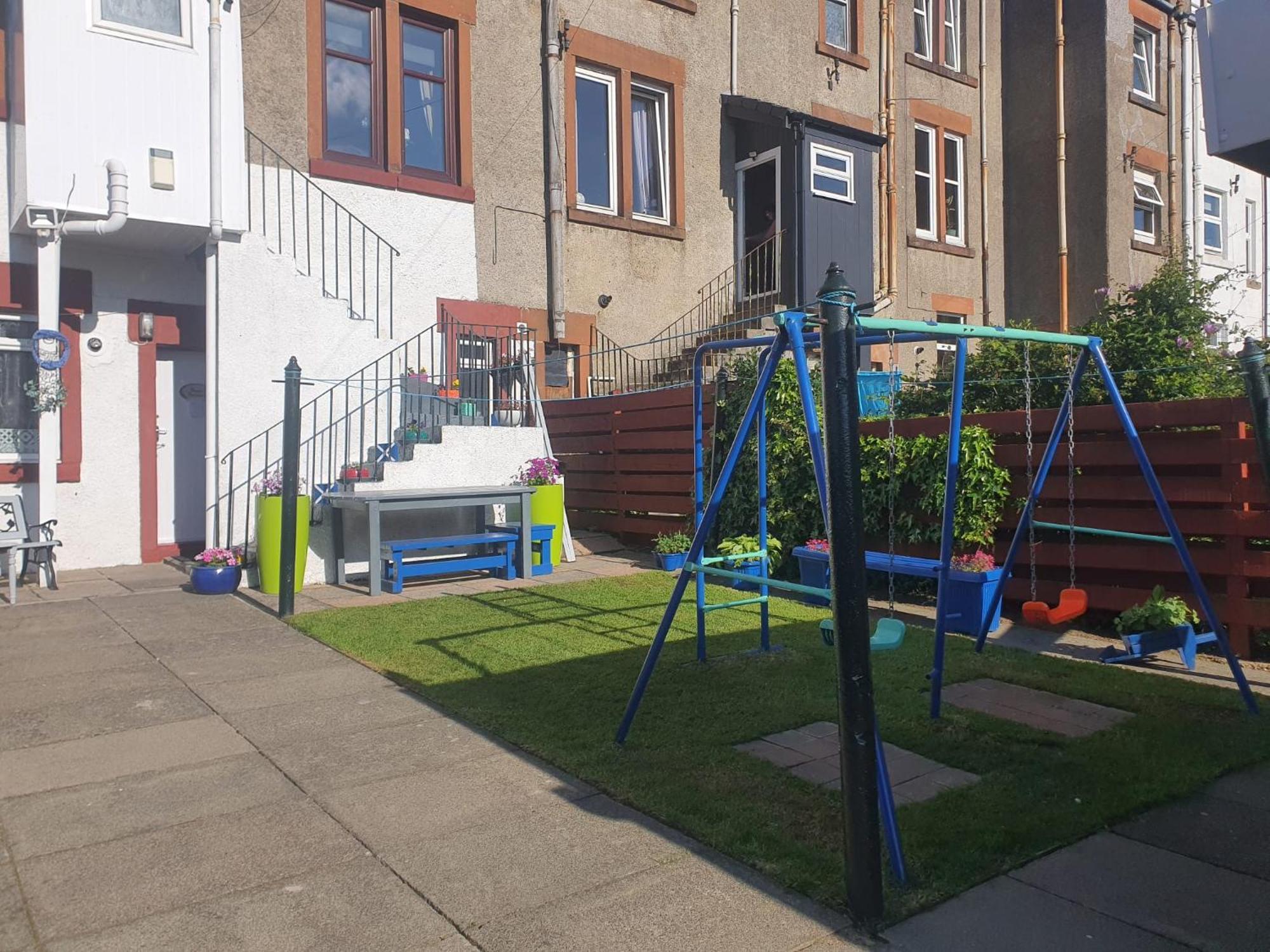 Giffnock Saphire Glasgow Apartments מראה חיצוני תמונה